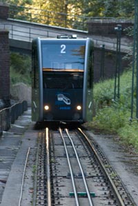 Die neue Heidelberger Bergbahn, die von der Altstadt zum Schloss führt