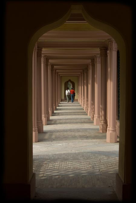 Die Moschee, der Gebetsgang